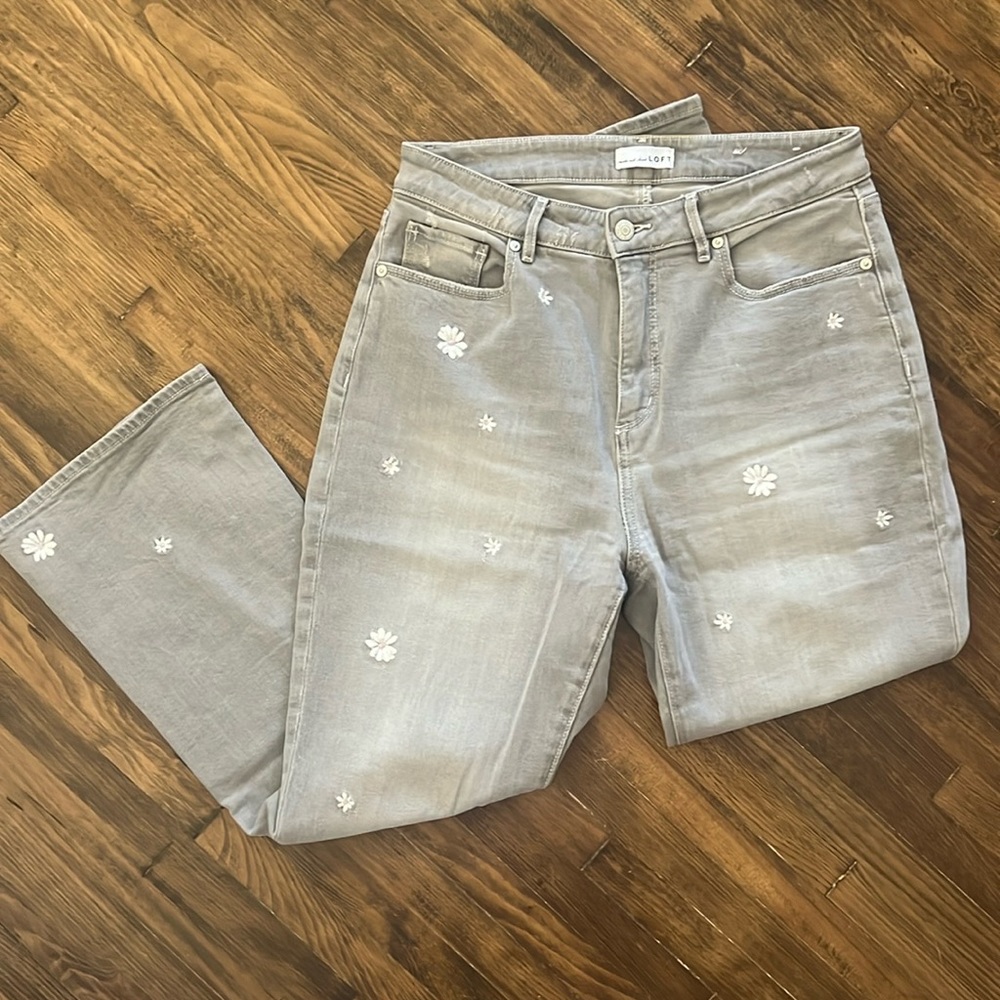 Loft Curvy Kick Crop Grey Floal Embroidered Jeans sz 29/8